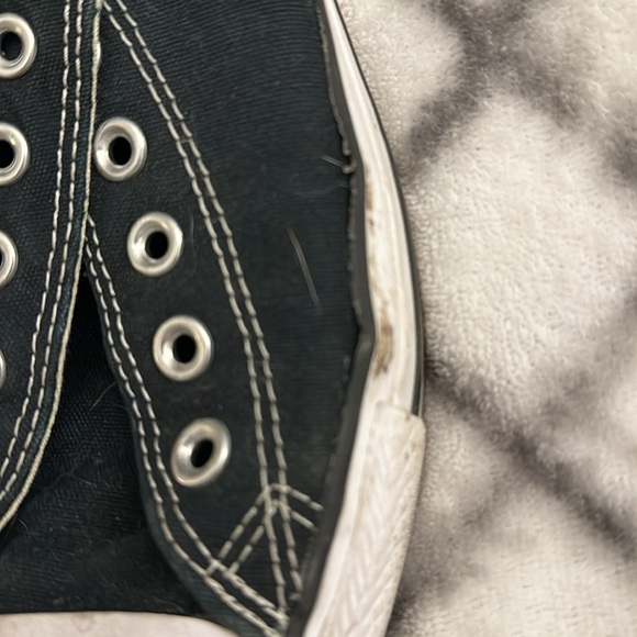 Used B&W Unisex Converse - Men’s 6/Women’s 8 - Picture 4 of 7